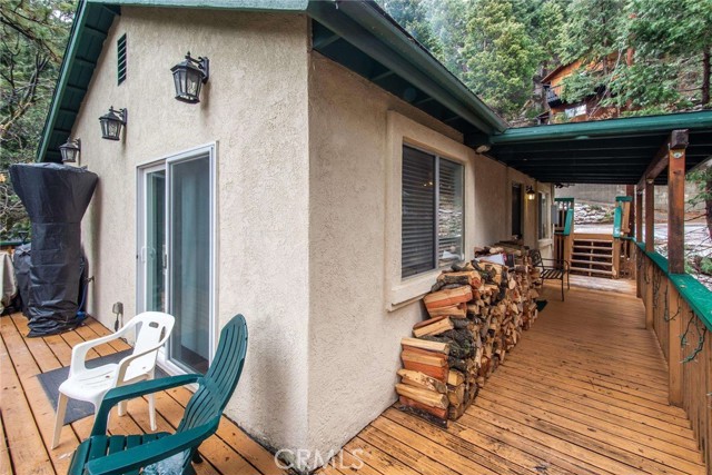 513 W Victoria Court, Lake Arrowhead CA: https://media.crmls.org/medias/c703a33c-2202-423b-bff0-09335767edab.jpg