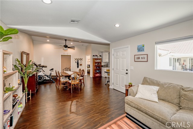 Detail Gallery Image 32 of 47 For 20419 Kesley St, Canyon Country,  CA 91351 - 6 Beds | 3 Baths