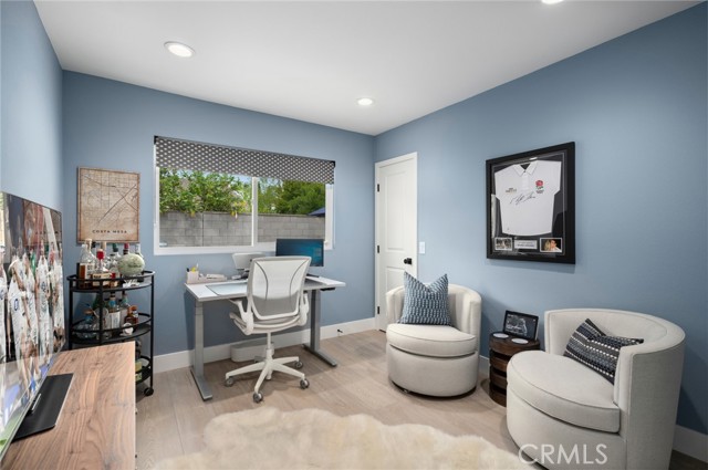 3481 San Marino Circle, Costa Mesa CA: https://media.crmls.org/medias/c703d1c1-7e65-43db-9d49-866ea17921a9.jpg