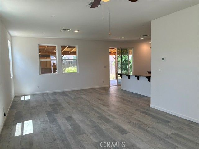 Detail Gallery Image 4 of 24 For 70 Drake St, Madera,  CA 93638 - 4 Beds | 2/1 Baths