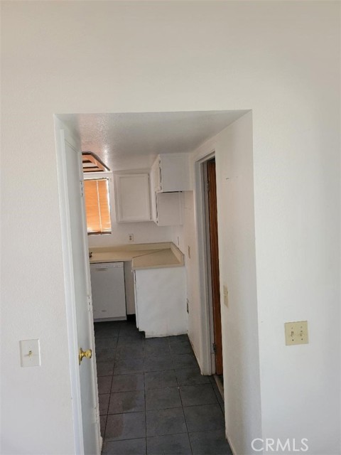 1217 Lill Hill Drive, Needles CA: https://media.crmls.org/medias/c70459dd-51f8-473d-9aa6-42f60d44c7cd.jpg