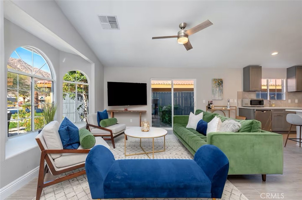 52060 Avenida Rubio