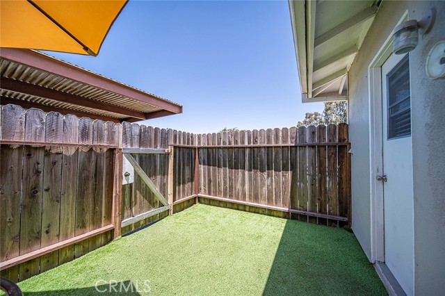 10230 Disney Circle, Huntington Beach CA: https://media.crmls.org/medias/c7054899-ca5a-40a2-b617-f01f84f0a118.jpg