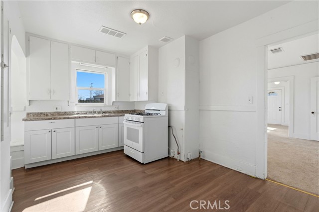 Detail Gallery Image 17 of 25 For 901 S 11th, Hanford,  CA 93230 - 3 Beds | 1 Baths