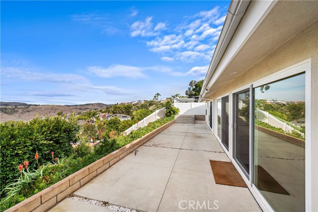 701 Avenida Presidio, San Clemente CA: https://media.crmls.org/medias/c705e752-967f-4b82-b8b8-02d40fdcf594.jpg