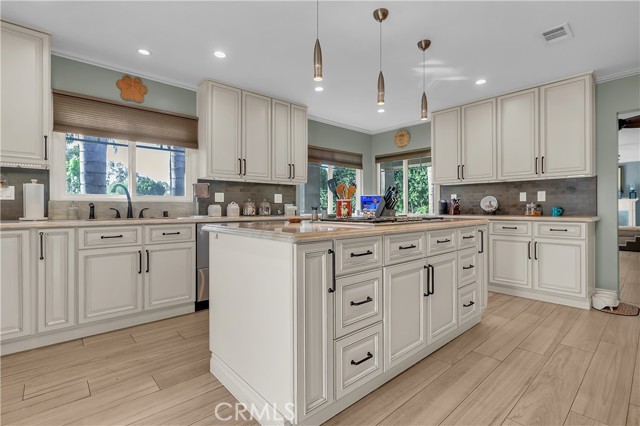 959 Rodeo, Fullerton CA: https://media.crmls.org/medias/c7065d61-940d-42da-bf84-e24018daf361.jpg