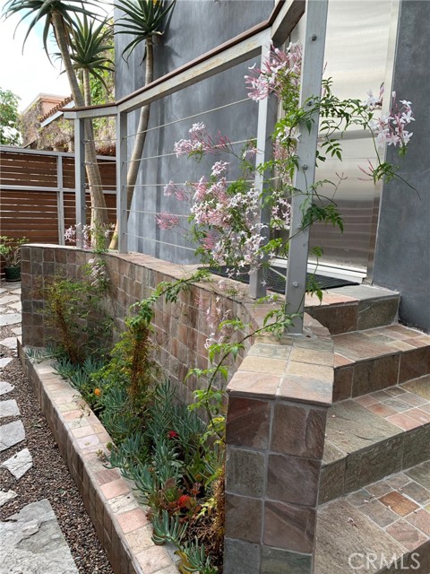 Detail Gallery Image 4 of 59 For 1419 Angelus Ave, Los Angeles,  CA 90026 - 2 Beds | 2 Baths