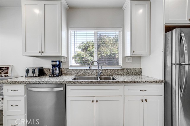 Detail Gallery Image 11 of 38 For 1301 S Hudson Ave, Los Angeles,  CA 90019 - 2 Beds | 2 Baths