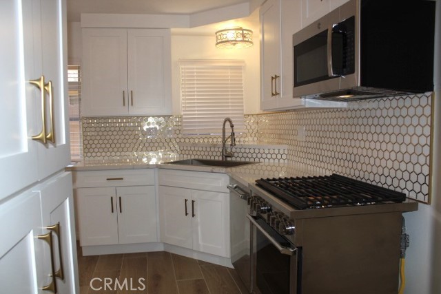 Detail Gallery Image 5 of 27 For 1671 W Cindy Ln #B,  Anaheim,  CA 92802 - 2 Beds | 2 Baths