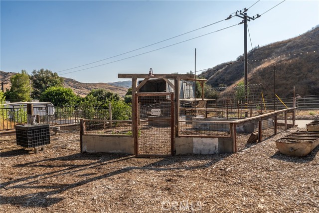 30300 Live Oak Canyon Road, Redlands CA: https://media.crmls.org/medias/c708873f-447c-41db-b733-b218924754e8.jpg
