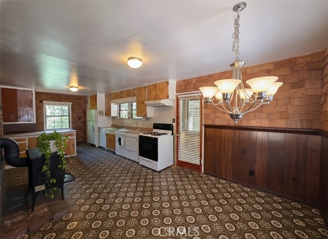 Detail Gallery Image 7 of 43 For 33007 Spruce Dr, Green Valley Lake,  CA 92341 - 3 Beds | 2 Baths