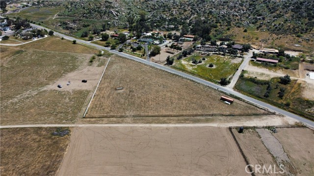 1 Corso Alto Avenue, Nuevo CA: https://media.crmls.org/medias/c709a442-3963-44e0-b1a8-a002c075206d.jpg