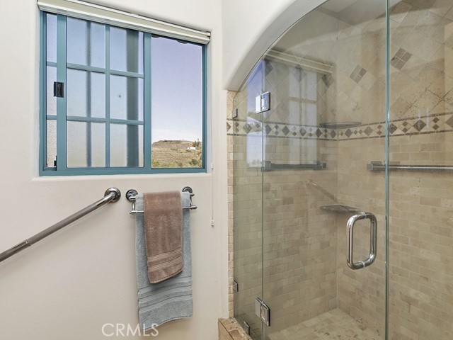 https://media.crmls.org/medias/c709c0b5-9398-4db4-b90f-7af132f35f0d.jpg?preset=X-Large