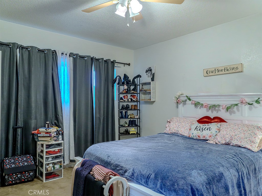 https://media.crmls.org/medias/c70a5219-11e3-4ad7-b996-2165c0c4a023.jpg?preset=X-Large