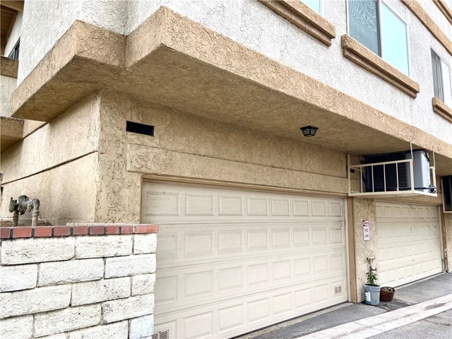 Detail Gallery Image 17 of 17 For 19950 Sherman Way a,  Winnetka,  CA 91306 - 3 Beds | 3/1 Baths