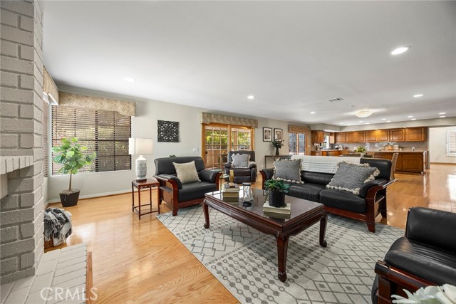 112 Morgan Ranch Road, Glendora CA: https://media.crmls.org/medias/c70a7e03-e596-4d10-a430-c07f1b26ad3d.jpg