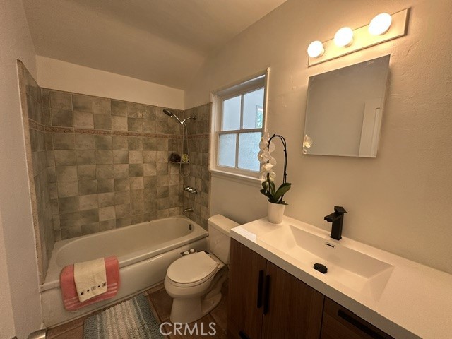 https://media.crmls.org/medias/c70ada58-f999-4cb0-8276-f845068acf52.jpg?preset=X-Large