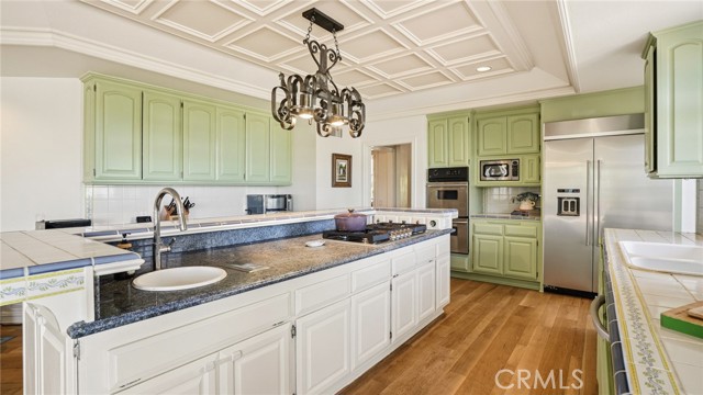 Detail Gallery Image 26 of 74 For 4548 Ellenboro, Woodland Hills,  CA 91364 - 4 Beds | 4/1 Baths