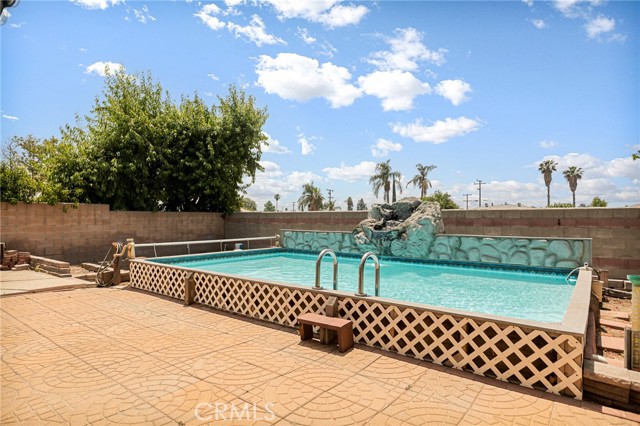 3061 W Oregon Street, Rialto CA: https://media.crmls.org/medias/c70b882a-f1dc-47dc-ad81-d995940c2fd5.jpg