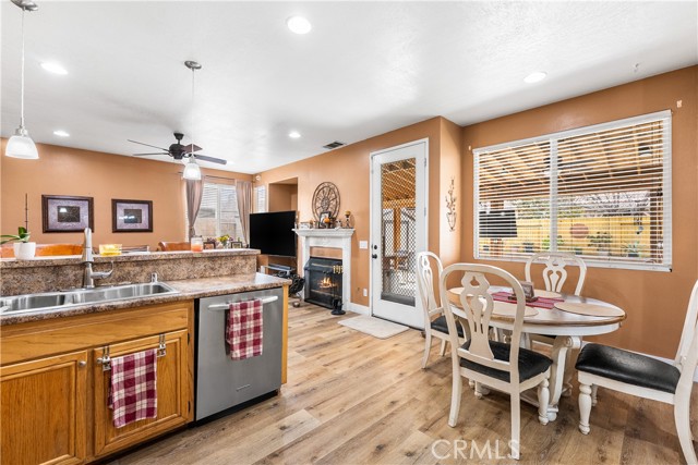 Detail Gallery Image 14 of 50 For 5522 Lighthouse Ln, Palmdale,  CA 93552 - 6 Beds | 3 Baths