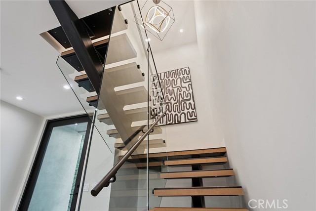 Detail Gallery Image 30 of 65 For 22268 Avenue San Luis, Woodland Hills,  CA 91364 - 5 Beds | 5/1 Baths