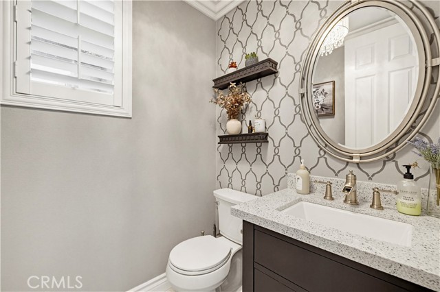 Detail Gallery Image 15 of 42 For 19890 Holly Drive, Saugus,  CA 91350 - 3 Beds | 3 Baths