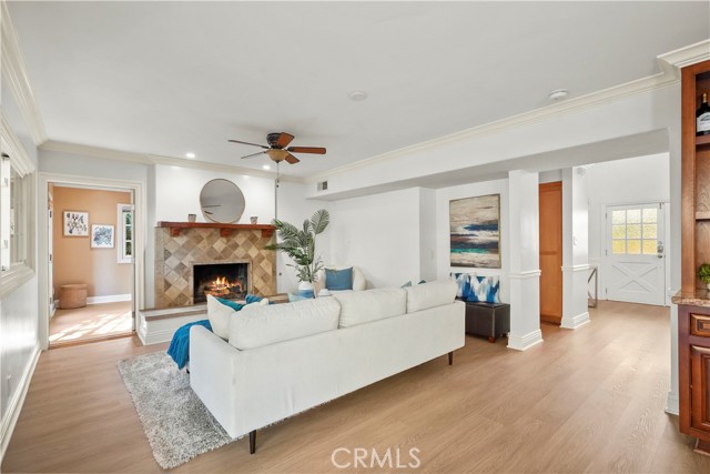22550 Flamingo Street, Woodland Hills CA: https://media.crmls.org/medias/c70cb94d-f22d-46bc-827d-4ca599a74dc9.jpg