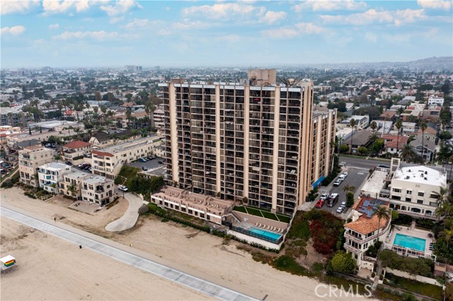 1750 E Ocean Boulevard, Long Beach CA: https://media.crmls.org/medias/c70d6903-a35b-4255-be8a-d9396552bfeb.jpg