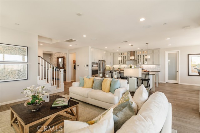 Detail Gallery Image 10 of 75 For 18108 Esker Ln, Canyon Country,  CA 91350 - 5 Beds | 3 Baths