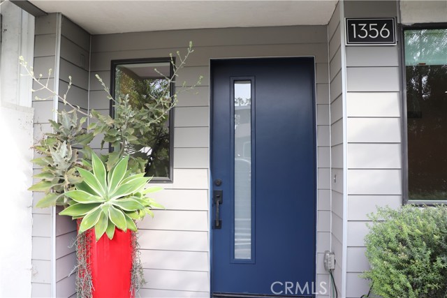 Detail Gallery Image 2 of 70 For 1356 N Fairfax Ave, West Hollywood,  CA 90046 - 3 Beds | 3/1 Baths
