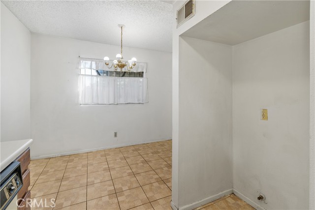 Detail Gallery Image 18 of 36 For 1197 E 9th St #4,  Pomona,  CA 91766 - 3 Beds | 2 Baths