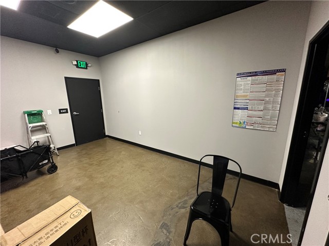 break/extra area