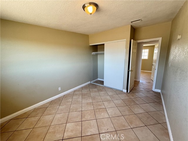 8461 Eucalyptus Avenue, California City CA: https://media.crmls.org/medias/c7118cff-8301-4d09-af88-df4f64a1d33e.jpg