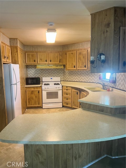 Detail Gallery Image 5 of 27 For 27701 Murrieta #125,  Menifee,  CA 92586 - 2 Beds | 2 Baths