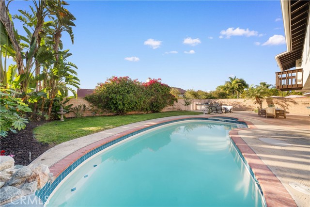24861 Camberwell Street, Laguna Hills CA: https://media.crmls.org/medias/c71360dc-12eb-48b9-82ce-e5dc983f76af.jpg
