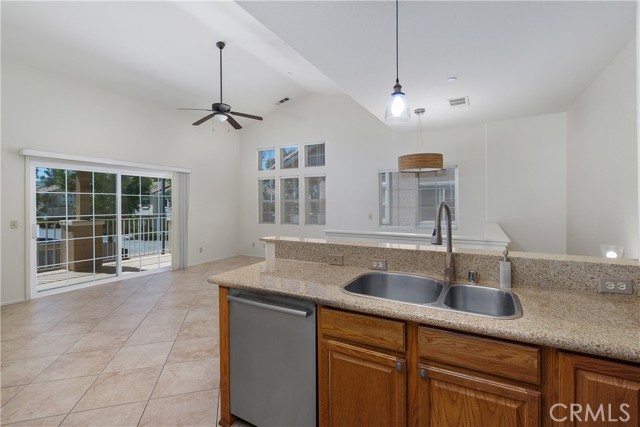 Detail Gallery Image 19 of 40 For 93 Kansas #202,  Redlands,  CA 92373 - 2 Beds | 2 Baths