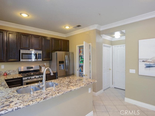 Detail Gallery Image 13 of 41 For 5764 Ventana Dr, Fontana,  CA 92336 - 3 Beds | 2/1 Baths