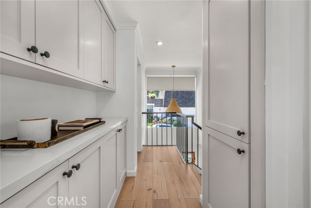 17152 Escalon Drive, Encino CA: https://media.crmls.org/medias/c715a041-fff5-4902-a87c-3848f077ce94.jpg