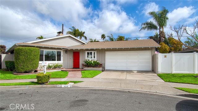 418 Ogle Circle, Costa Mesa, CA 92627