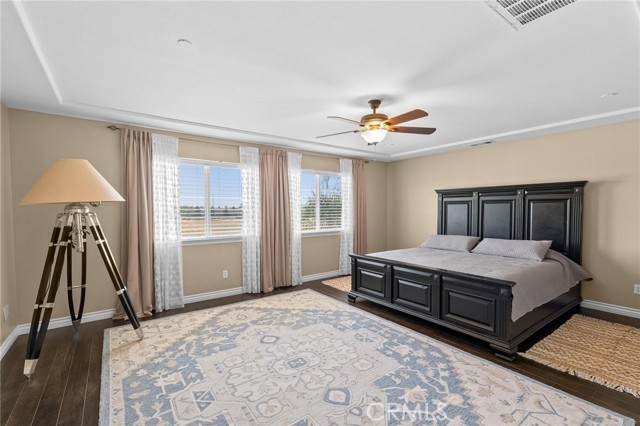5381 Campania Way, Fontana CA: https://media.crmls.org/medias/c71602bf-f3bf-423a-a196-a58fcb98e826.jpg