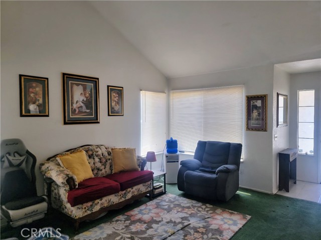 Detail Gallery Image 1 of 9 For 15750 Fiddleleaf Rd, Fontana,  CA 92337 - 4 Beds | 3/1 Baths