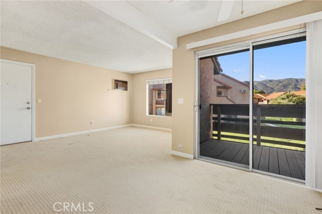 Detail Gallery Image 9 of 31 For 1549 Border Ave #G,  Corona,  CA 92882 - 1 Beds | 1 Baths