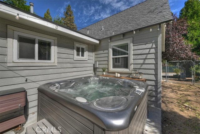 396 Log, Crestline, CA 92325