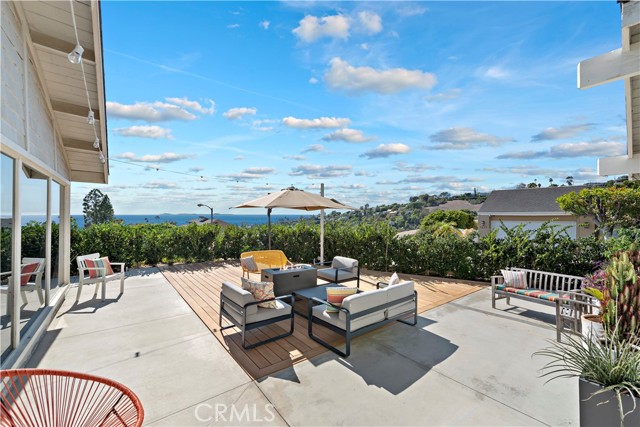 1414 Morningside Drive, Laguna Beach CA: https://media.crmls.org/medias/c7172f36-e5ca-488f-b11e-e505bf056c6a.jpg