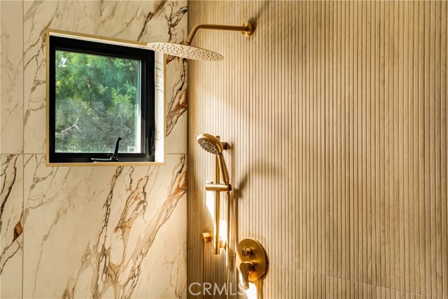 Detail Gallery Image 4 of 42 For 636 Bay, Santa Monica,  CA 90405 - 3 Beds | 3 Baths