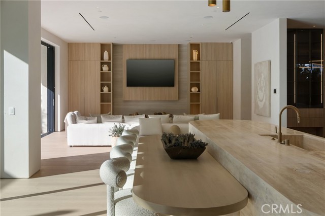 17177 Adlon Road, Encino CA: https://media.crmls.org/medias/c7186a88-641a-4713-9626-ff02632e1ab2.jpg