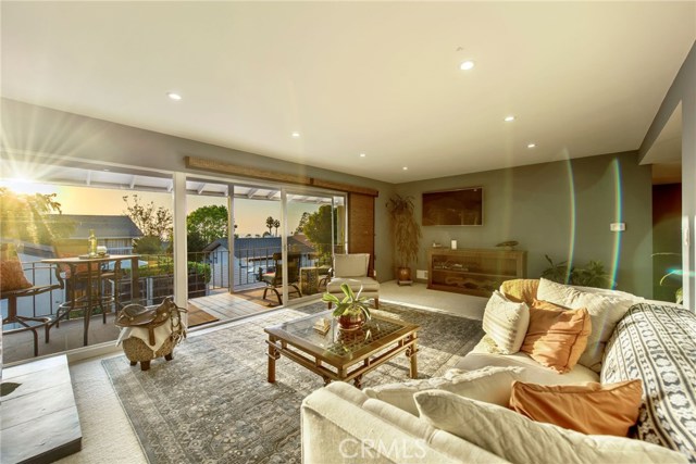West facing living room