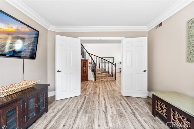 Detail Gallery Image 12 of 53 For 31885 Old Oak Rd, Rancho Santa Margarita,  CA 92679 - 5 Beds | 3 Baths