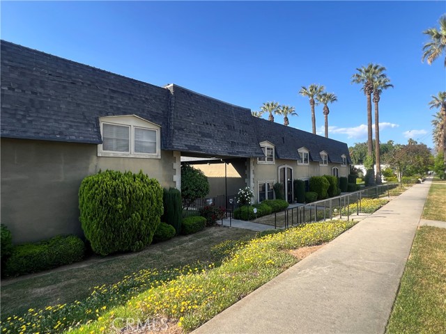 Detail Gallery Image 5 of 16 For 117 E Cypress Ave, Redlands,  CA 92373 - 2 Beds | 2/1 Baths