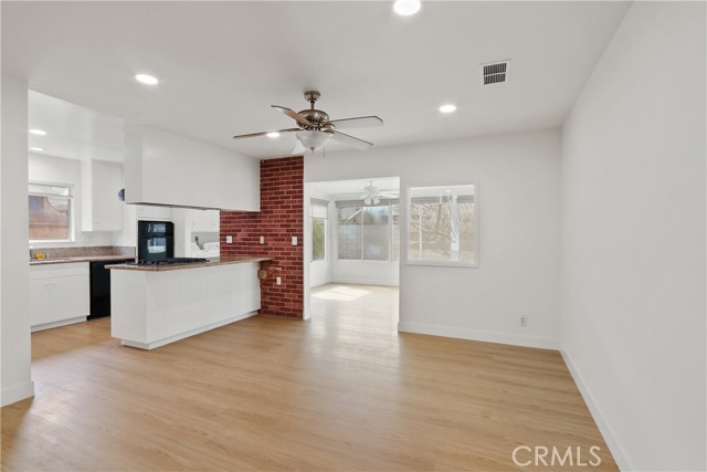 Detail Gallery Image 4 of 15 For 15741 Willett, Huntington Beach,  CA 92647 - 4 Beds | 2 Baths